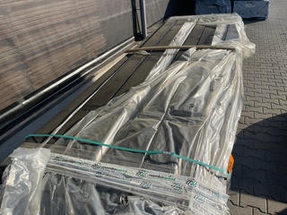 Ca. 117x Douglas Dubbele Rhombus Zwart Gecoat, 25x123mm, lengte 300cm